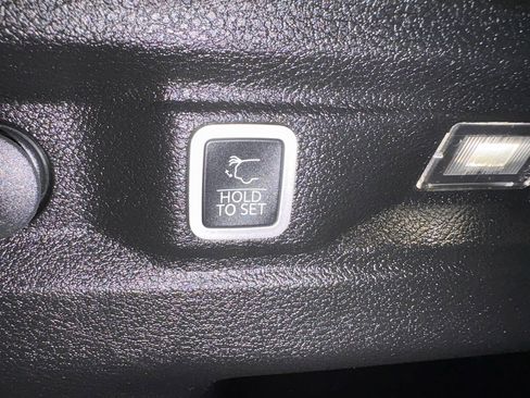 Used 2022 Jeep Grand Cherokee L Limited image 10