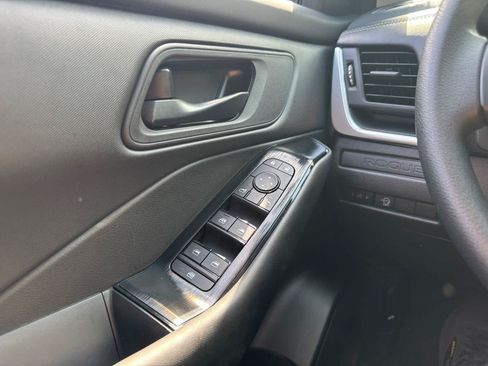 Used 2026 Nissan Rogue S AWD/4WD image 21