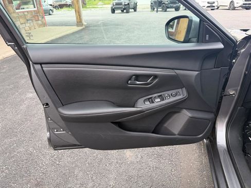 Used 2024 Nissan Sentra S FWD image 11