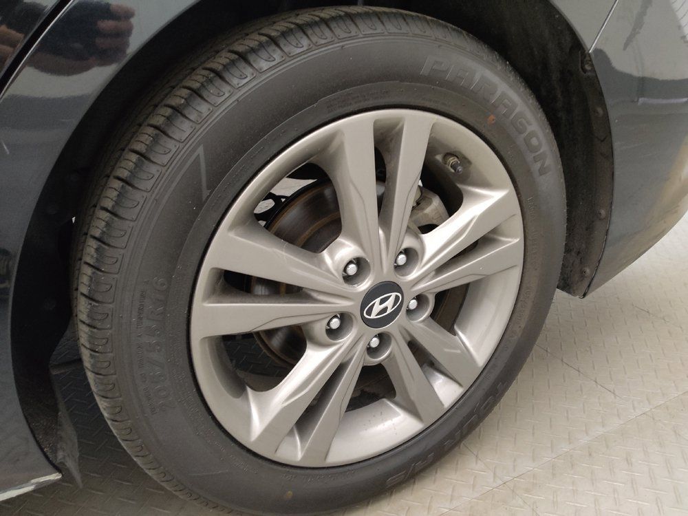 Used 2018 Hyundai Elantra Value Edition FWD image 31