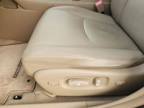 Used 2010 Toyota Highlander Limited image 24