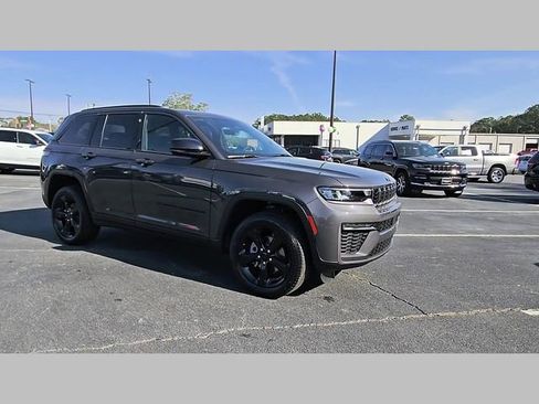 New 2026 Jeep Grand Cherokee Limited w/ Limited Altitude Package image 39