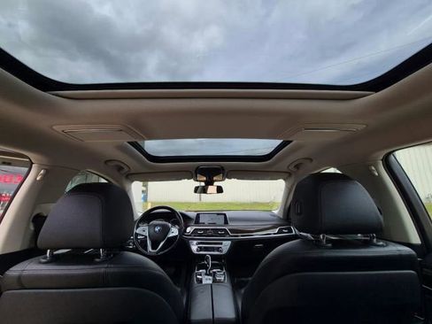 Used 2018 BMW 740i RWD image 24