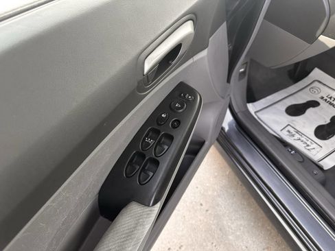 Used 2011 Honda Civic LX image 13