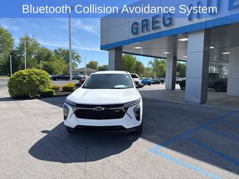 Used 2024 Chevrolet Trax RS w/ Driver Confidence Package image 4