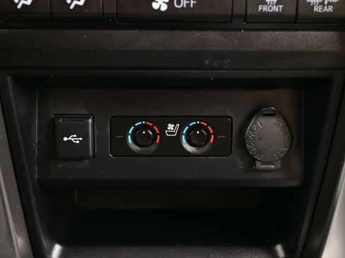 Used 2024 Toyota 4Runner Limited image 22