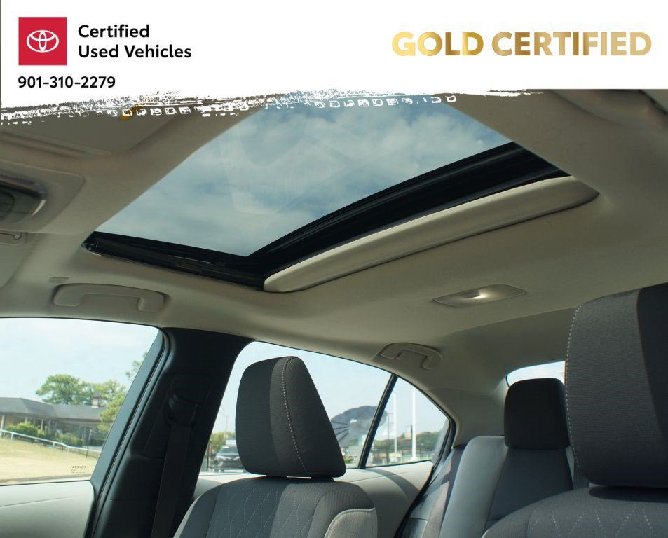 Used 2024 Toyota Corolla LE w/ LE Premium Package FWD image 6