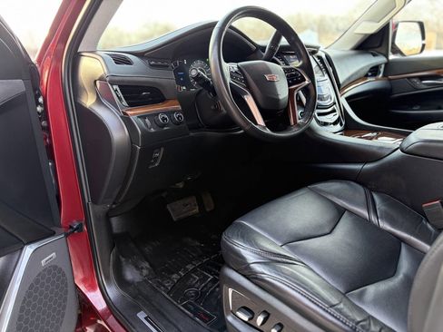 Used 2018 Cadillac Escalade Premium Luxury image 12