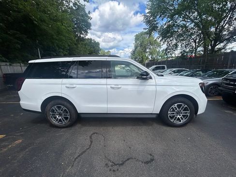Used 2025 Ford Expedition Active AWD/4WD image 11