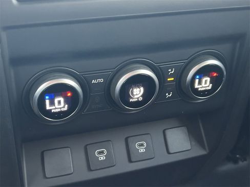 Used 2024 Land Rover Defender 130 Outbound image 22