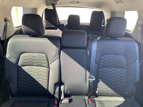 Used 2025 Nissan Pathfinder S AWD/4WD image 34