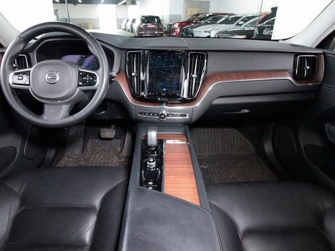 Certified 2023 Volvo XC60 B5 Plus w/ Protection Package Premier image 6