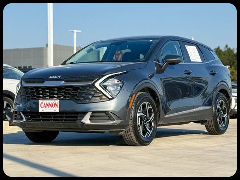 Used 2023 Kia Sportage LX FWD image 3