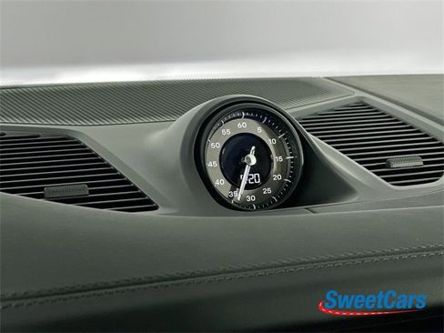 Used 2025 Porsche Cayenne Turbo image 35