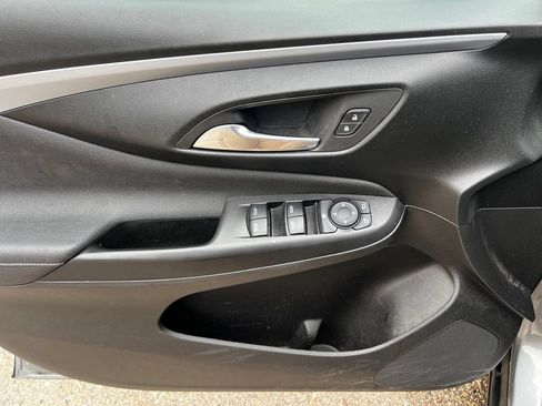 Certified 2025 Buick Envista Preferred w/ Convenience I Package FWD image 14