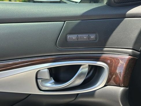 Used 2018 INFINITI Q70 L 3.7 AWD/4WD image 26