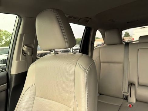 Used 2019 Toyota Highlander Limited AWD/4WD image 8
