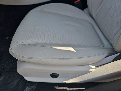 Used 2020 Mercedes-Benz E 350 Sedan image 29