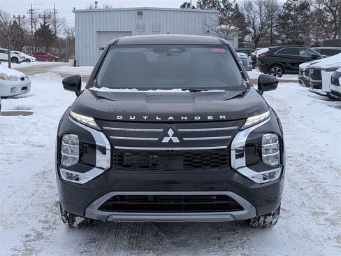 New 2026 Mitsubishi Outlander LE image 8