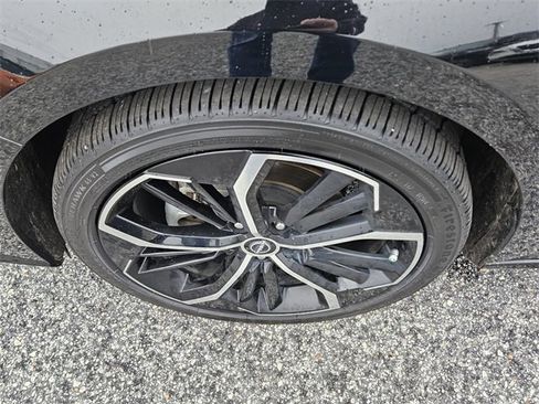 Used 2024 Nissan Altima 2.5 SR image 18