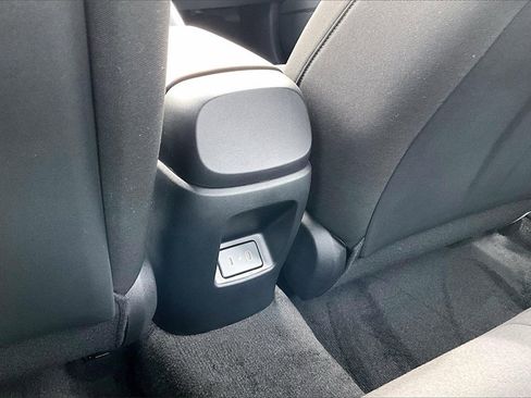 Used 2025 Hyundai Elantra Sport image 33