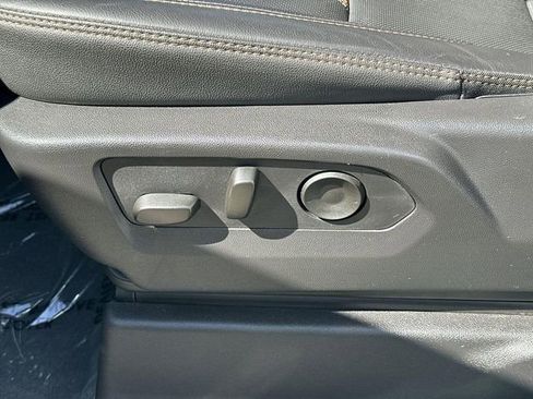 Used 2025 GMC Sierra 1500 AT4 image 33