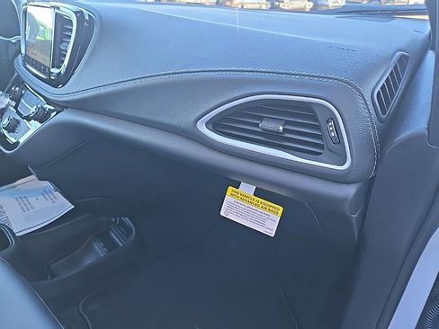 New 2026 Chrysler Pacifica Select w/ S Appearance Package image 75