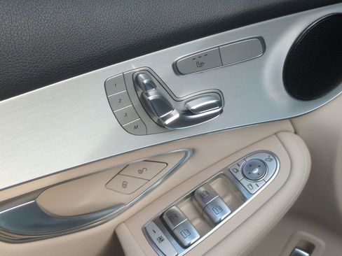 Used 2020 Mercedes-Benz GLC 300 GLC 300 image 20