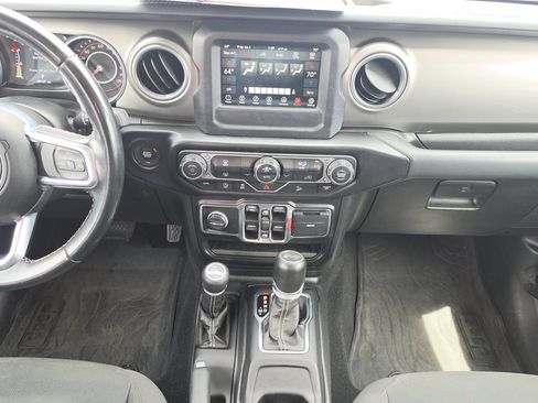 Used 2020 Jeep Wrangler Unlimited Sahara AWD/4WD image 10