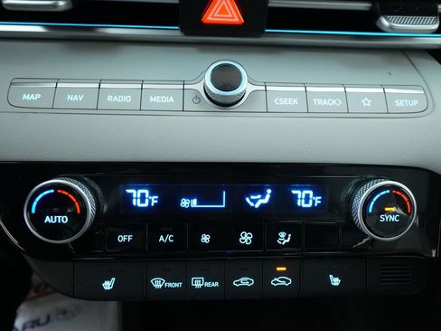 New 2026 Hyundai Elantra Limited image 33