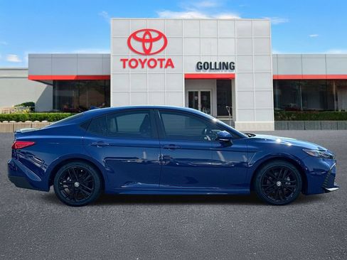 Used 2025 Toyota Camry SE w/ Multimedia Upgrade Package FWD image 6