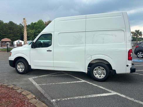 Used 2021 Nissan NV 2500 SV w/ Back Door Glass Package RWD image 11