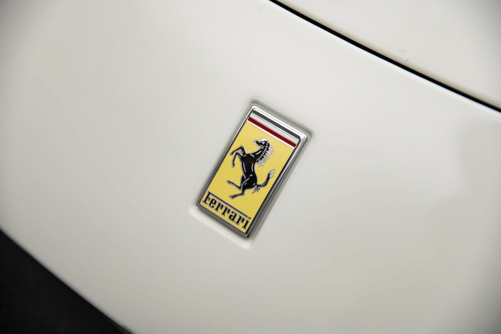 Used 2025 Ferrari Roma Spider RWD image 44