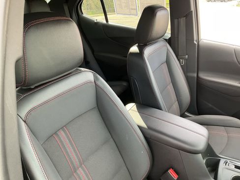 Used 2023 Chevrolet Equinox RS AWD/4WD image 17