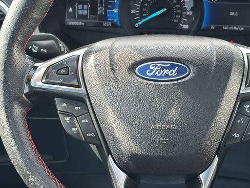 Certified 2024 Ford Edge ST-Line image 20