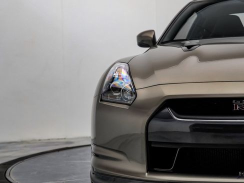 Used 2009 Nissan GT-R Premium image 32