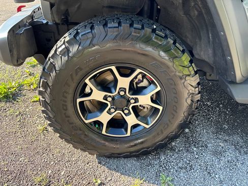 Used 2022 Jeep Wrangler Unlimited Rubicon w/ LED Lighting Group AWD/4WD image 13