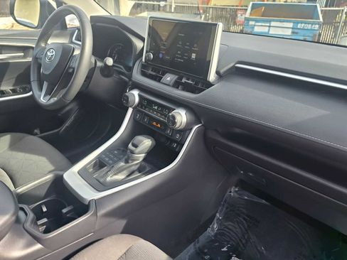 Used 2025 Toyota RAV4 XLE image 12