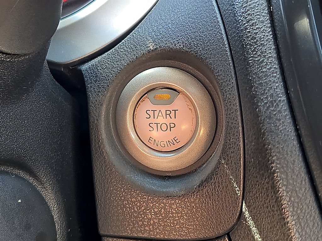 Used 2013 Nissan Juke SV AWD/4WD image 25