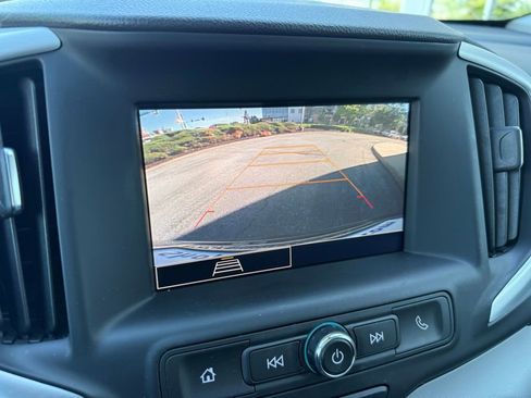 Used 2022 GMC Terrain SLE w/ Driver Convenience Package AWD/4WD image 5