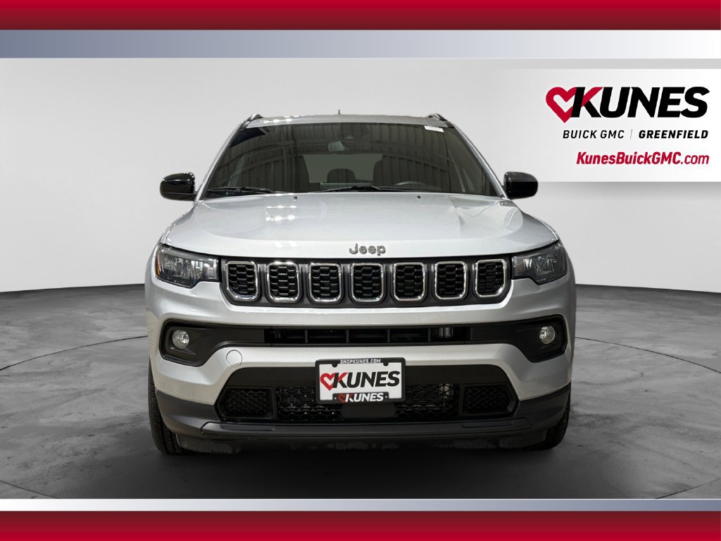 Used 2024 Jeep Compass Latitude AWD/4WD image 4