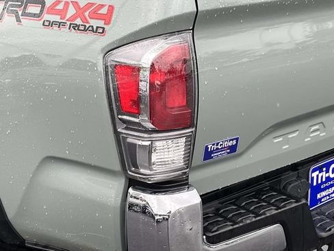 Used 2023 Toyota Tacoma TRD Off-Road AWD/4WD image 5