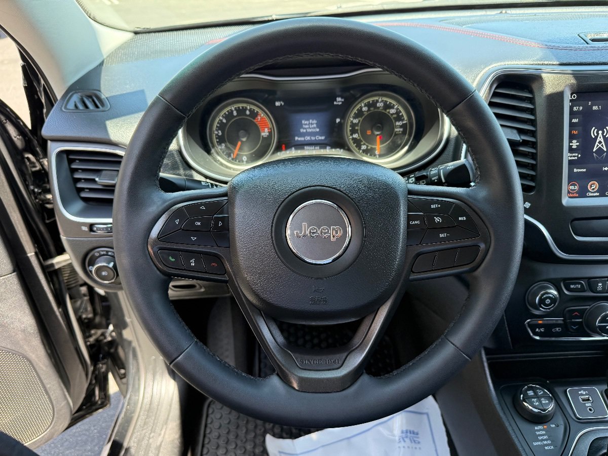 Used 2022 Jeep Cherokee Trailhawk w/ Sun, Sound & Nav Group AWD/4WD image 22