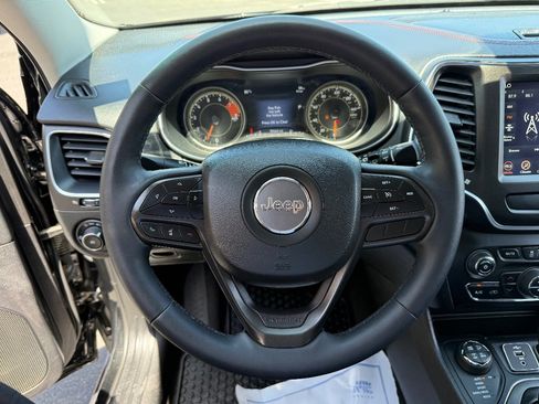 Used 2022 Jeep Cherokee Trailhawk w/ Sun, Sound & Nav Group AWD/4WD image 22