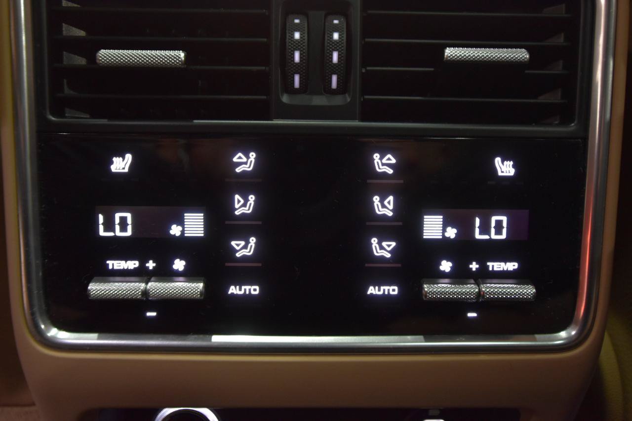 Used 2021 Porsche Cayenne AWD/4WD image 44