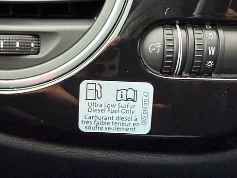 Used 2015 Volkswagen Beetle TDI image 23