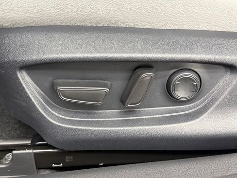 Used 2026 Toyota Camry SE FWD image 23