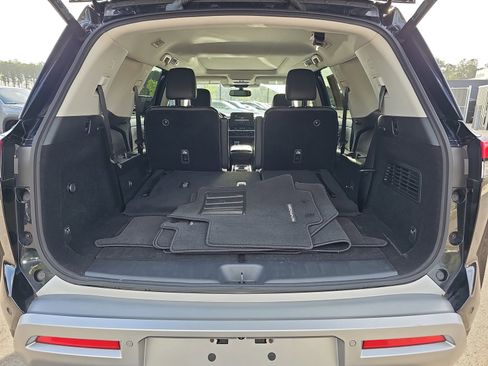 Used 2022 Nissan Pathfinder SL w/ SL Premium Package image 14