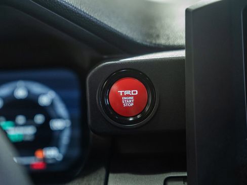 Used 2025 Toyota Tacoma TRD Off-Road AWD/4WD image 27