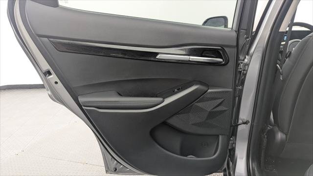 Used 2025 Kia Seltos S FWD image 16